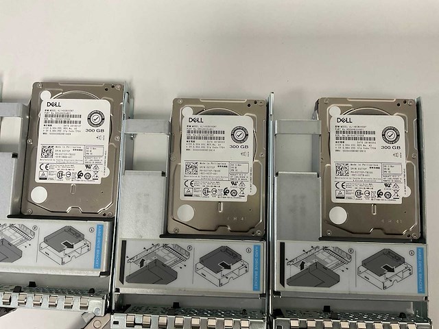 Dell poweredge r640, 2x xeon(r) silver 4108, 2x 32 gb ram, 3x 300 gb sas(al14sxb30eny) rack mount chassis - afbeelding 8 van  9