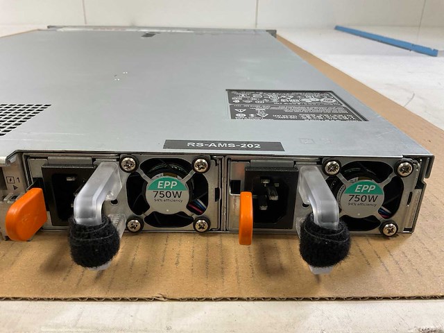 Dell poweredge r640, xeon(r) gold 6146, 6x 16 gb ram, 2x 480 gb ssd(ssdsc2kg480g8r) rack mount chassis - afbeelding 7 van  8