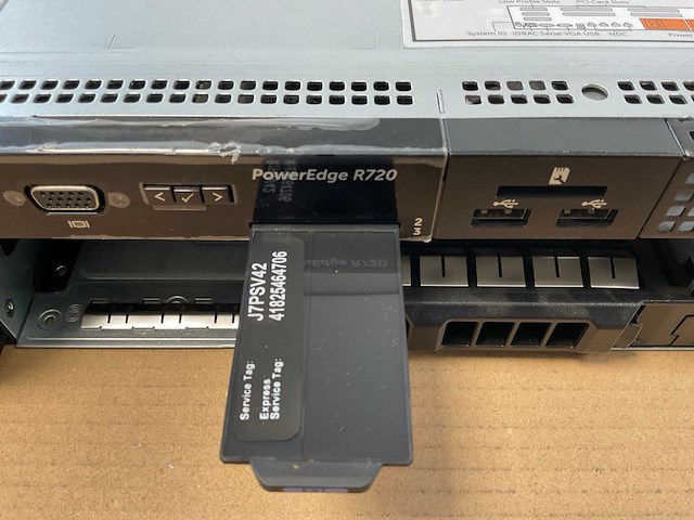 Dell (poweredge r720) - xeon(r) e5-2630 v2, 32 gb ram (8x4gb), no hdd rackmount chassis - afbeelding 8 van  8