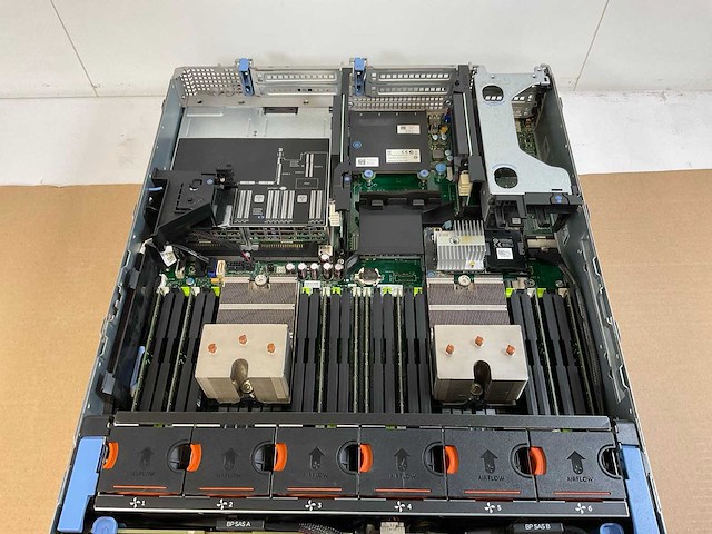 Dell poweredge r720, 2x xeon(r) e5-2640, 128 gb ram(8x 16gb), 7x 2 tb sas(st32000645ss) rack mount chassis - afbeelding 6 van  8