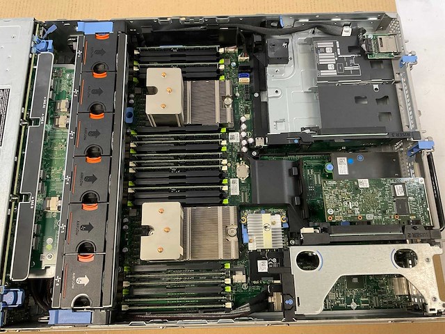 Dell (poweredge r720xd) - 2x xeon(r) e5-2620, 12x 8 gb ram, 1x 147 gb seagate (st9146852ss) 2u-2-socket rack mount chassis - afbeelding 8 van  9