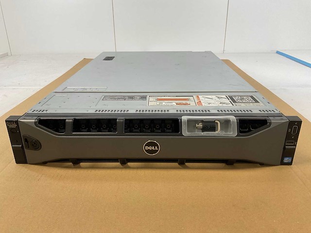 Dell (poweredge r720xd) - 2x xeon(r) e5-2620, 24x 8 gb ram, 14x 147 gb seagate (st9146852ss) 2u-2-socket rack mount chassis - afbeelding 1 van  10