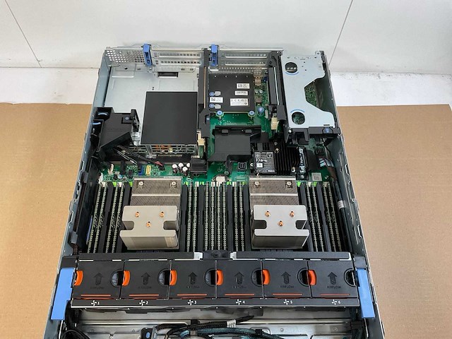 Dell poweredge r730, 2x xeon(r) e5-2650 v4, 512 gb ram(16x 32gb), 7x 600 gb sas(al13sxb60en) rack mount chassis - afbeelding 7 van  12