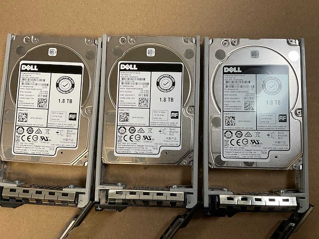 Dell poweredge r730xd, xeon(r) e5-2630 v4, 32 gb ram(2x 16gb), 2x 120 gb ssd(ssdsc2bb120g7r) - 12x 1.8 tb sas(st1800mm0198) rack mount chassis - afbeelding 3 van  13