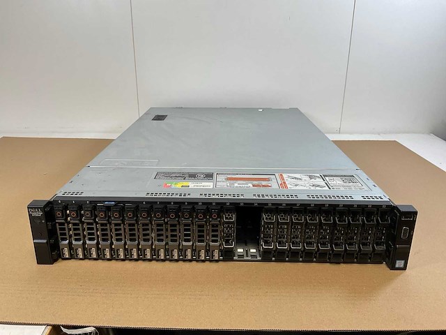 Dell poweredge r730xd, xeon(r) e5-2630 v4, 32 gb ram(2x 16gb), 2x 120 gb ssd(ssdsc2bb120g7r) - 12x 1.8 tb sas(st1800mm0198) rack mount chassis - afbeelding 1 van  13
