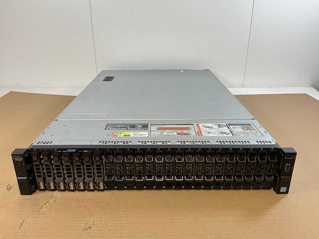 Dell poweredge r730xd, xeon(r) e5-2630 v4, 32 gb ram(2x 16gb), 2x 120 gb ssd(ssdsc2bb120g7r) - 7x 1.8 tb sas(st1800mm0198) rack mount chassis - afbeelding 1 van  12