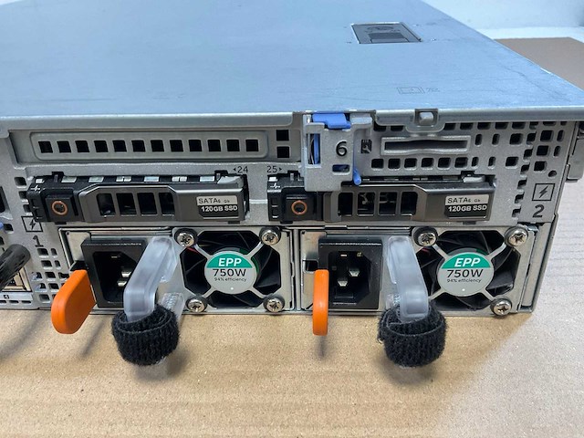 Dell poweredge r730xd, xeon(r) e5-2630 v4, 32 gb ram(2x 16gb), 2x 120 gb ssd(ssdsc2bb120g7r) - 7x 1.8 tb sas(st1800mm0198) rack mount chassis - afbeelding 12 van  12
