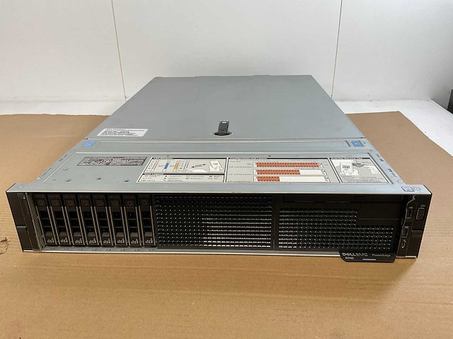 Dell poweredge r740, 2x xeon(r) gold 5118, 512 gb ram(16x 32gb), 7x 1.2 tb sas(al15seb120ny) rack mount chassis - afbeelding 1 van  6