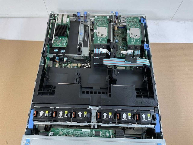 Dell poweredge r740xd, 2x xeon(r) gold 6132, 128 gb ram(2x 64gb), no hdd rack mount chassis - afbeelding 6 van  9
