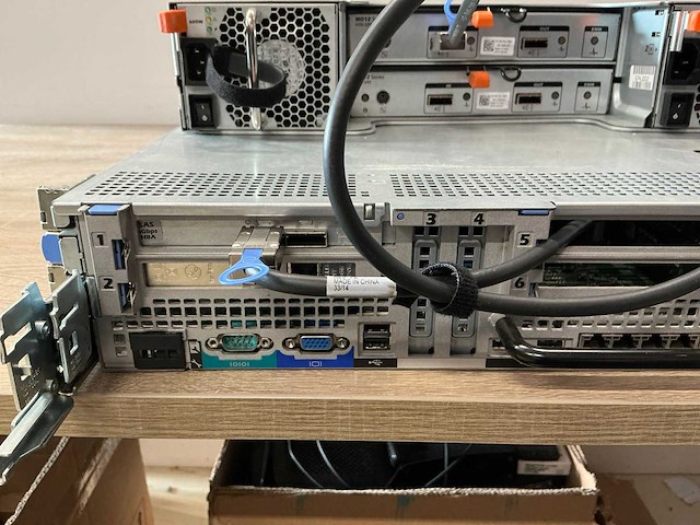 Dell poweredge r810 + powervault md1220 server - afbeelding 3 van  13