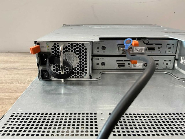 Dell poweredge r810 + powervault md1220 server - afbeelding 13 van  13
