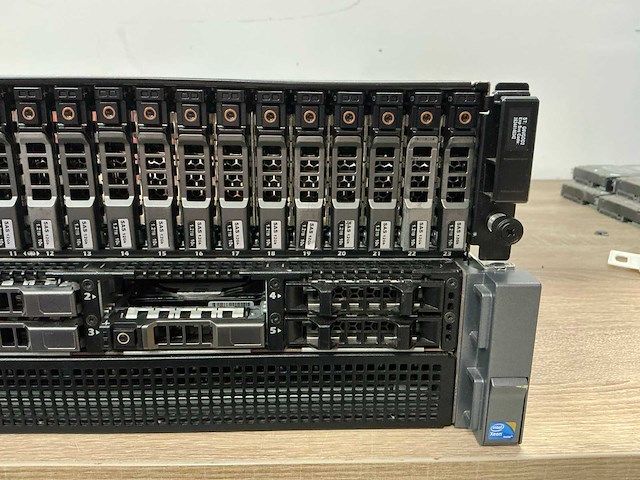 Dell poweredge r810 + powervault md3420 server - afbeelding 4 van  4