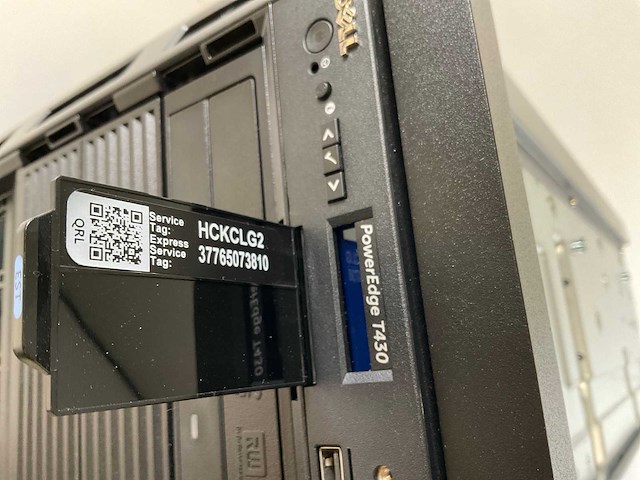 Dell poweredge t430, 2x xeon(r) e5-2620 v4, 128 gb ram(8x 16 gb), 3x 1.8 tb sas(al14seb18eq) main server chassis - afbeelding 2 van  11