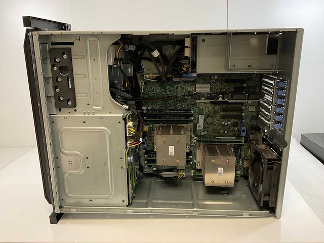 Dell poweredge t430, 2x xeon(r) e5-2620 v4, 128 gb ram(8x 16 gb), 3x 1.8 tb sas(al14seb18eq) main server chassis - afbeelding 9 van  11