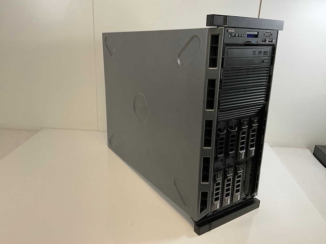 Dell poweredge t430, 2x xeon(r) e5-2620 v4, 128 gb ram(8x 16 gb), 3x 2.4 tb sas(dl2400mm0159) - 2x 1.8 tb sas(al14seb18eq) main server chassis - afbeelding 1 van  2