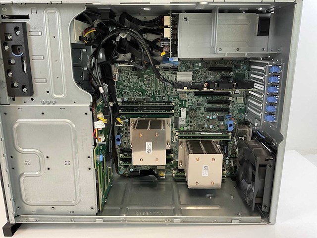 Dell poweredge t430, 2x xeon(r) e5-2620 v4, 128 gb ram(8x 16 gb), 3x 2.4 tb sas(dl2400mm0159) - 2x 1.8 tb sas(al14seb18eq) main server chassis - afbeelding 2 van  2