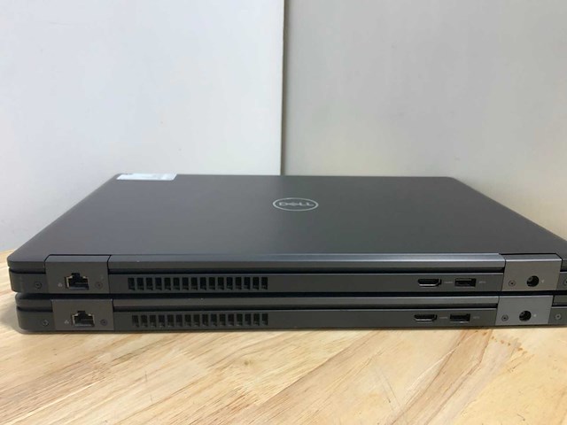 Dell precision 3530(i7) laptop (2x) - afbeelding 9 van  9