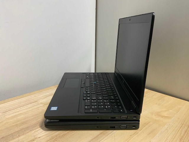 Dell precision 3530(i7) laptop (2x) - afbeelding 5 van  9