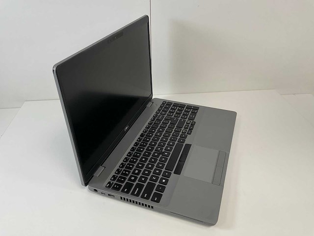 Dell precision 3551 15.6”, core(tm) i7 10th gen, 32 gb ram, 512 gb nvme, nvidia quadro p620 4 gb laptop - afbeelding 2 van  7