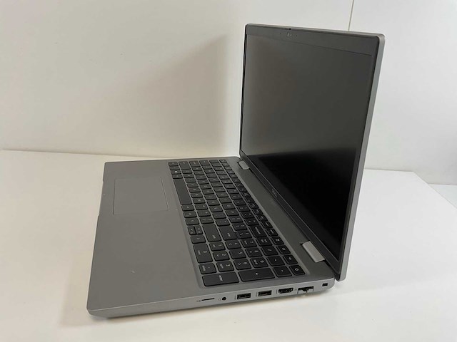 Dell precision 3561 15.5”, core(tm) i7 11th gen, 32 gb ram, 512 gb nvme, nvidia t600 mobile 4gb laptop - afbeelding 1 van  3