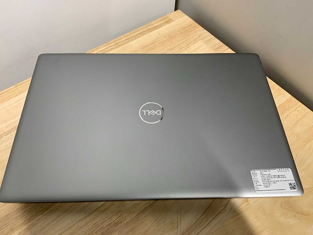 Dell precision 7750(i9) laptop - afbeelding 6 van  8