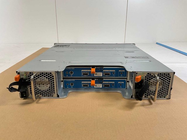 Dell (sc220) 11x 1.2 tb sas(st1200mm0007) disk array enclosure storage - afbeelding 11 van  14