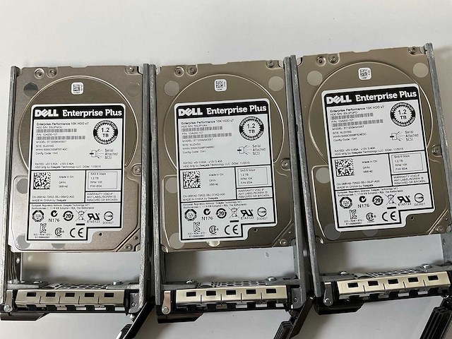 Dell (sc220) 23x 1.2 tb sas(st1200mm0007) disk array enclosure storage - afbeelding 3 van  17