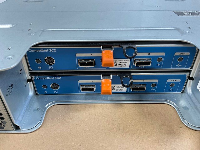 Dell (sc220) 23x 1.2 tb sas(st1200mm0007) disk array enclosure storage - afbeelding 14 van  17