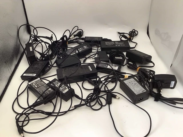 Dell toshiba samsung partij adapters computeronderdeel (15x) - afbeelding 1 van  6