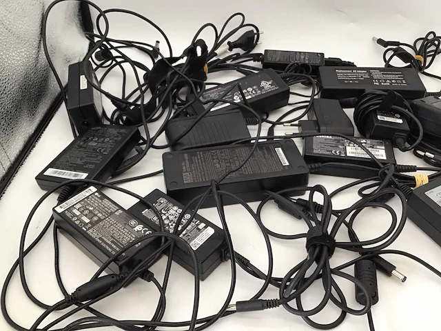 Dell toshiba samsung partij adapters computeronderdeel (15x) - afbeelding 3 van  6