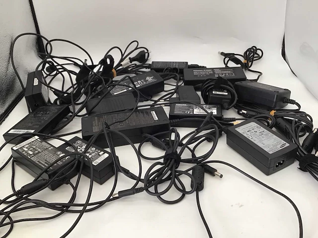 Dell toshiba samsung partij adapters computeronderdeel (15x) - afbeelding 4 van  6