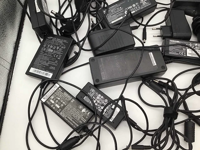 Dell toshiba samsung partij adapters computeronderdeel (15x) - afbeelding 6 van  6