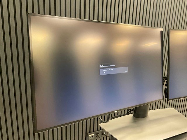 Dell u2719d ultrasharp 27” monitoren op dual stand - afbeelding 7 van  12