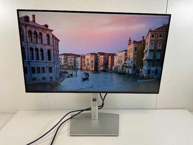 Dell (u2722de) 27”, 2560x1440 (qhd) ips monitor - afbeelding 1 van  3