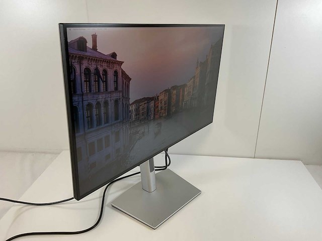 Dell (u2722de) 27”, 2560x1440 (qhd) ips monitor - afbeelding 1 van  3