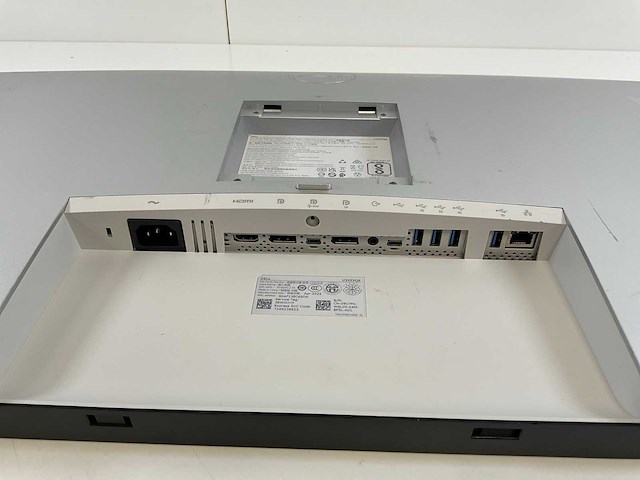 Dell (u3223qe) 32”, 3840x2160 (uhd) ips monitor - afbeelding 5 van  6