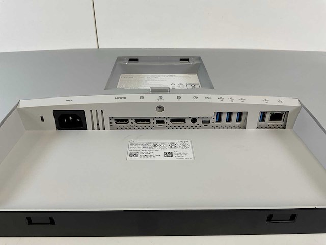 Dell (u3223qe) 32”, 3840x2160 (uhd) ips monitor - afbeelding 7 van  7