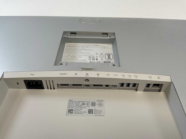 Dell (u3223qe) 32”, 3840x2160 (uhd) ips monitor - afbeelding 5 van  6