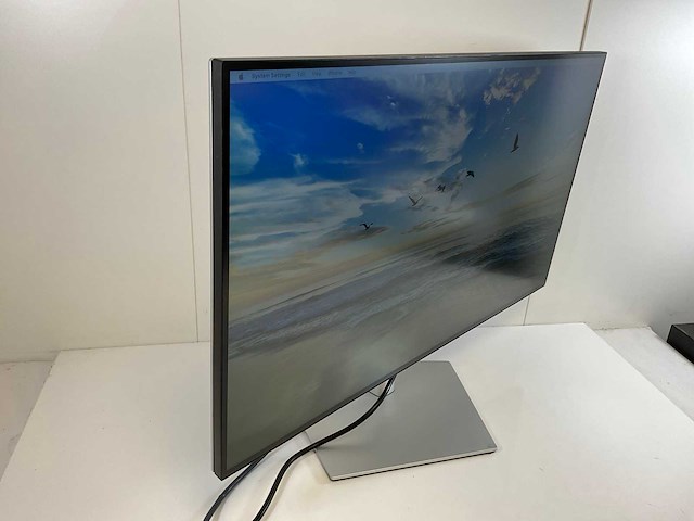 Dell (u3223qe) 32”, 3840x2160 (uhd) ips monitor - afbeelding 3 van  6