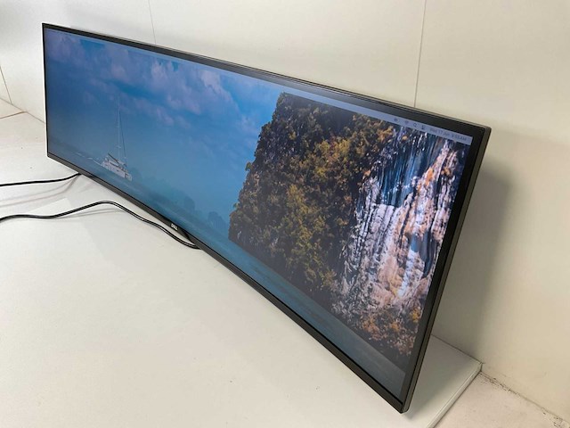 Dell (u4919dw) 49”, 5120x1440 (uhd/5k) ips monitor - afbeelding 2 van  3