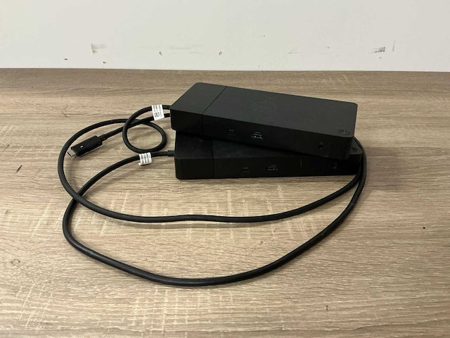 Dell wd19 dockingstation usb-c (2x) - afbeelding 1 van  4