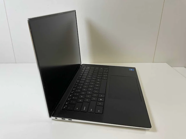 Dell xps 9510 15.6”, core(tm) i7 11th gen, 16 gb ram, 512 gb nvme, nvidia geforce rtx 3050 ti mobile 4gb laptop - afbeelding 2 van  7