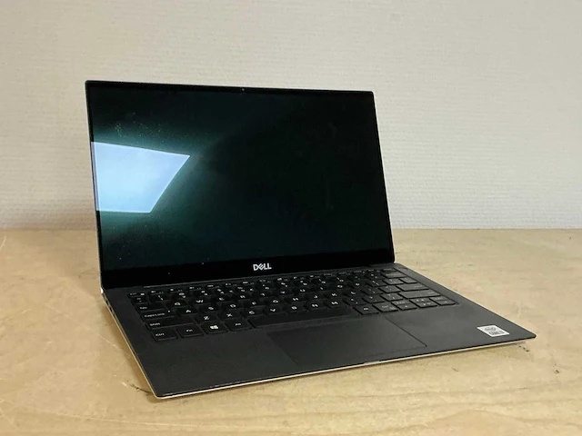 Dell xps p82g laptop - afbeelding 1 van  4