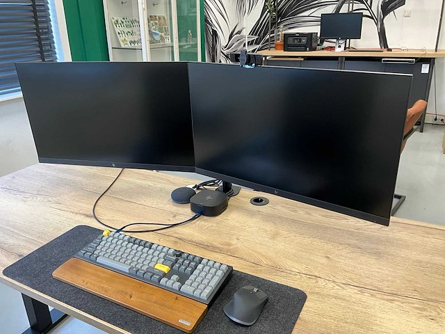 Dell/hp monitor met 3 dockingstations (14x) - afbeelding 6 van  8
