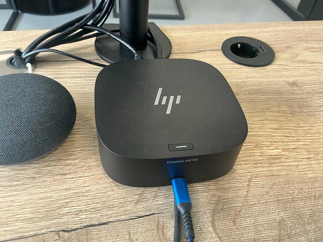 Dell/hp monitor met 3 dockingstations (14x) - afbeelding 7 van  8