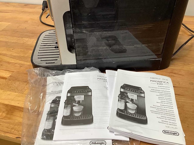 Delonghi - magnifica evo - espresso machine - afbeelding 4 van  6