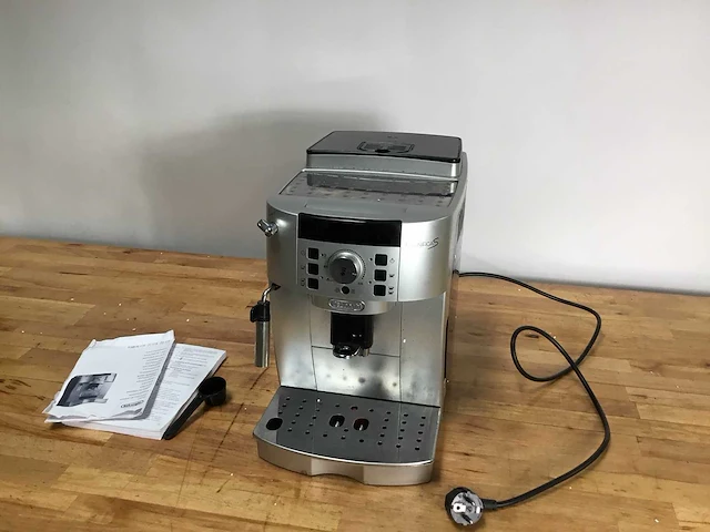 Delonghi - magnifica s - espresso machine - afbeelding 1 van  7