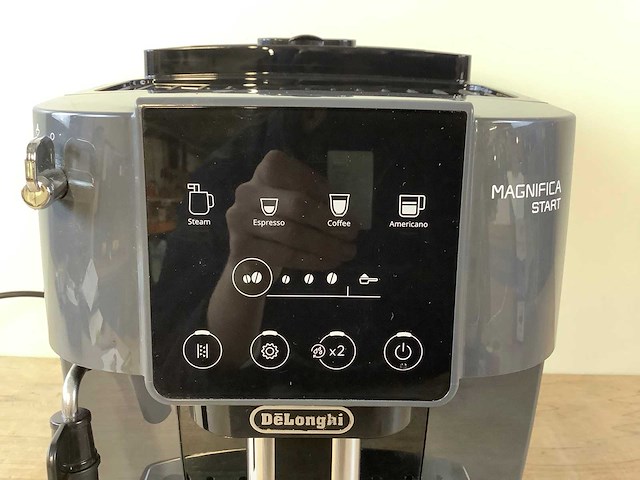 Delonghi magnifica s ecam220.22.gb koffie- & espressomachines - afbeelding 3 van  7