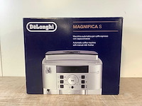 Delonghi magnifica s ecam22.110.sb koffie- & espressomachines - afbeelding 2 van  7