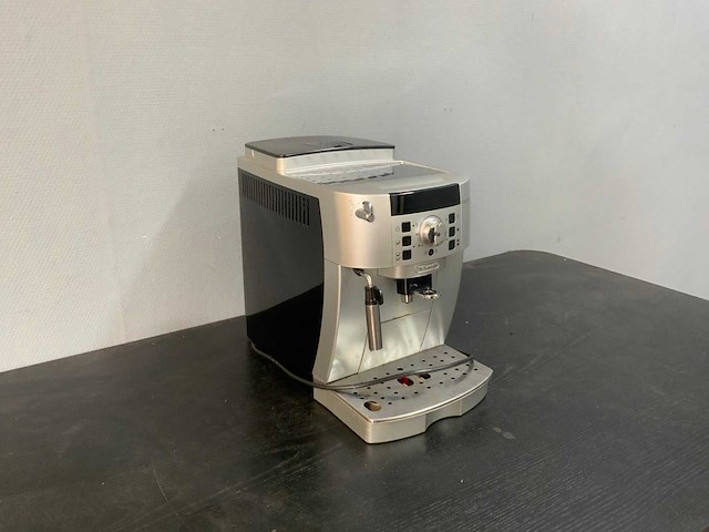 Delonghi magnifica s koffiemachine - afbeelding 2 van  7